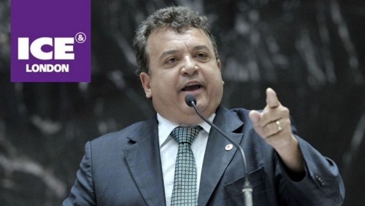 Deputado Alencar da Silveira Jr. cortará a faixa de abertura junto à Kate Chambers na ICE London