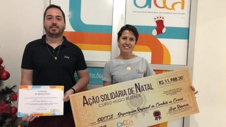 Grupo de Curso de apostas esportivas Hugo Rezende doa quase R$ 12.000 para combater o câncer