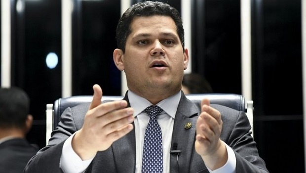 Alcolumbre quer aprovar legalização de cassinos no Brasil ainda em 2020