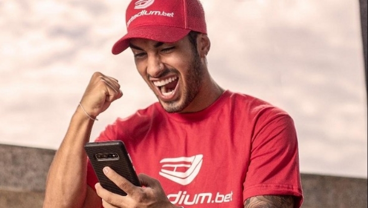 O campeão mundial Ricardinho leva toda a magia do freestyle à estadium.bet