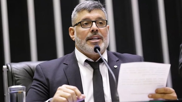 Deputy proposes that foreign bookmakers operating locally contribute 2% of revenue in Brazil