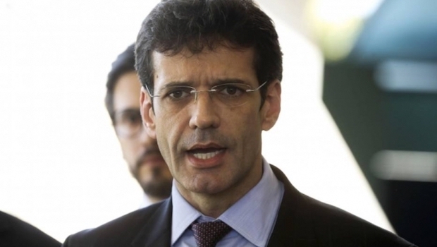 Autorização de cassinos vira assunto do ministro do turismo com parlamentares