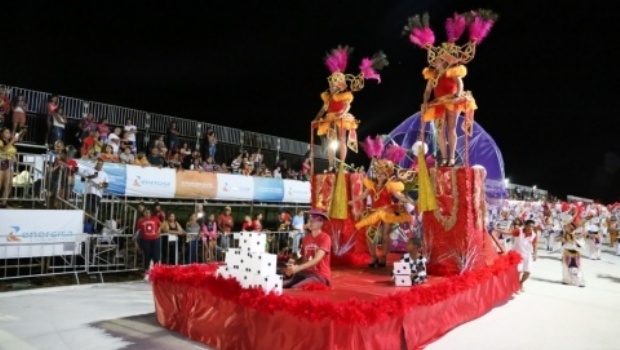 Tema dos cassinos foi destaque durante o carnaval por todo Brasil
