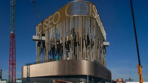 Cassino espanhol terá a maior piscina suspensa da Europa