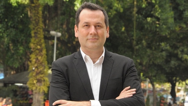 "How can the oldest and most popular game of chance in Brazil be illegal?"