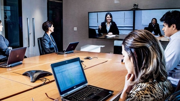 Empresas de jogo brasileiras flexibilizam o trabalho de seus funcionários ante o coronavírus