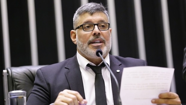 Project allocates part of lottery collection to fund that helps Brazilians with repatriation