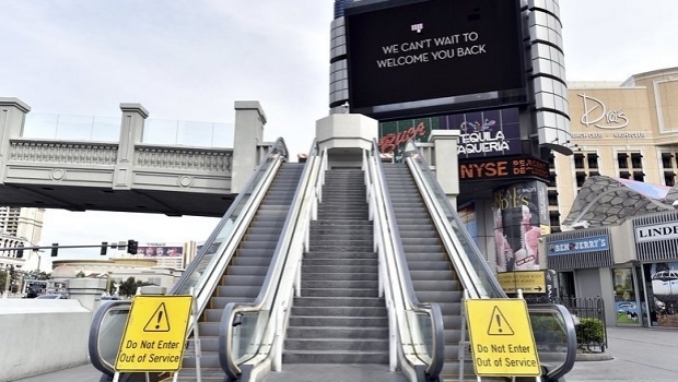 Trabalhadores de cassinos em Las Vegas estão à própria sorte em ‘cidade fantasma’