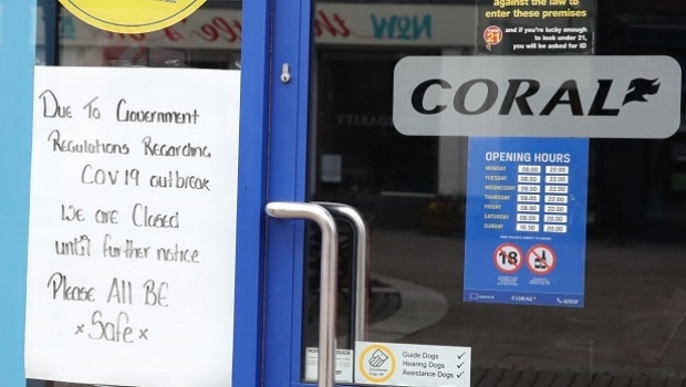 Indústria britânica de apostas esportivas sofre duro golpe com coronavírus