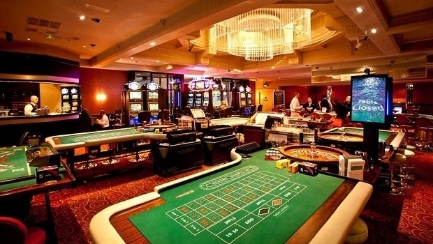 Bolsonaro assina decreto que poderia abrir uma porta para a legalização dos cassinos no Brasil