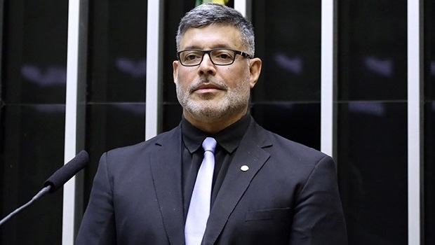 Brazilian deputy presents projects to allocate lottery money to the Health Fund