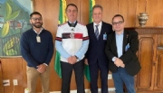 Bolsonaro discute volta do futebol com presidentes do Flamengo e Vasco