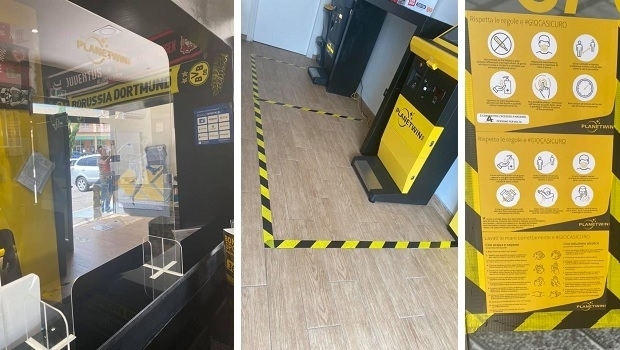 Locais de jogos de varejo na Itália reabrem após fechamento por causa da COVID-19