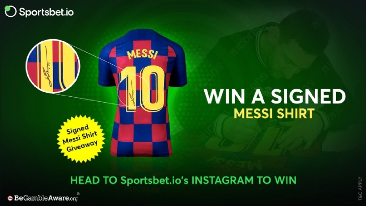 Sportsbet.io sorteia camiseta autografada do Messi celebrando a volta do futebol