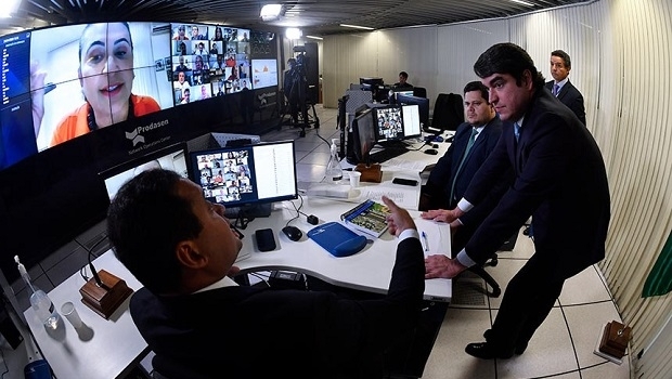 Brazil’s Senate to vote PM 923/2020 that authorizes draws and gifts on radio and TV