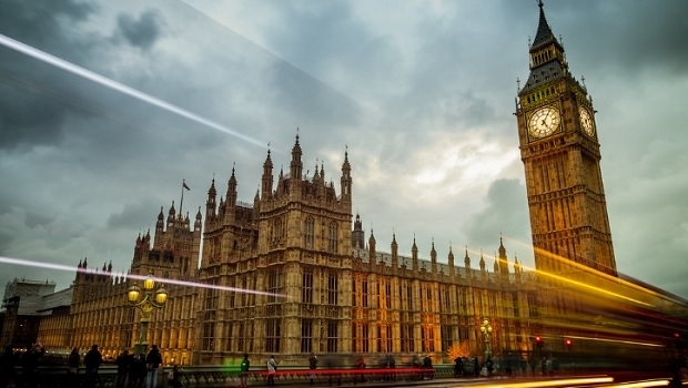 Câmara dos Lordes do Reino Unido pede proibição de patrocínio de apostas no esporte
