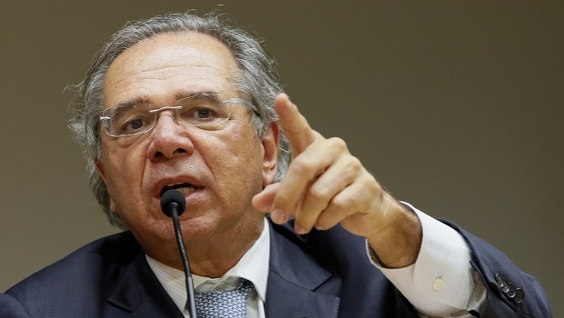 Paulo Guedes defende grandes privatizações ainda em 2020 e cita IPO da Caixa