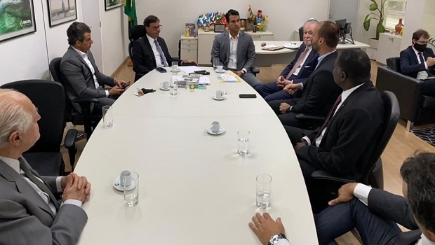 Senador Irajá presented his project of casinos in IRs to Brazilian Tourist Board president