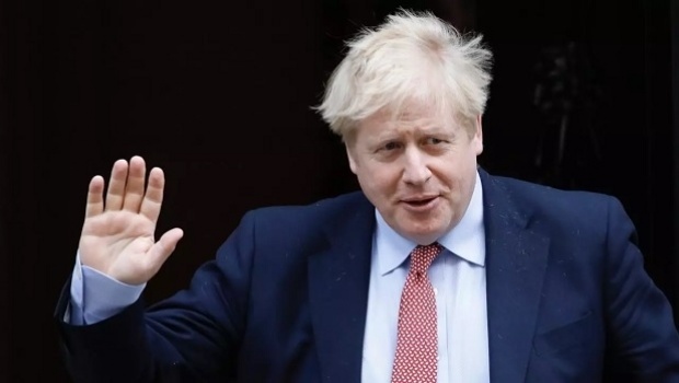 Boris Johnson provavelmente apoiará proibição de patrocínio de jogos de azar em camisa
