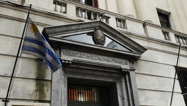 Uruguay presents bill for operation of online gambling