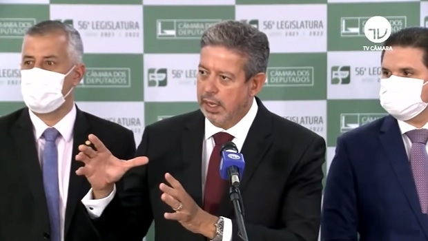 Arthur Lira defende legalização dos jogos de azar e pauta votação para fevereiro de 2022