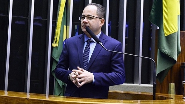 Líderes da frente evangélica rejeitam acordo com Arthur Lira para legalizar jogos de azar