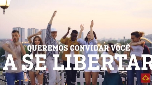 Copag faz vídeo manifesto para “libertar o lado divertido das pessoas”
