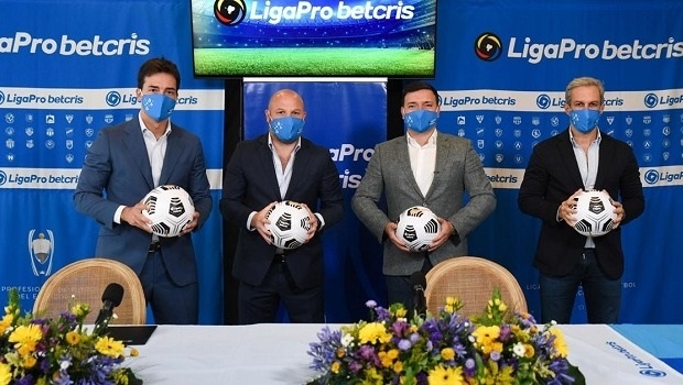 Betcris signs a historic agreement with Ecuador’s Professional Footbal Lleague