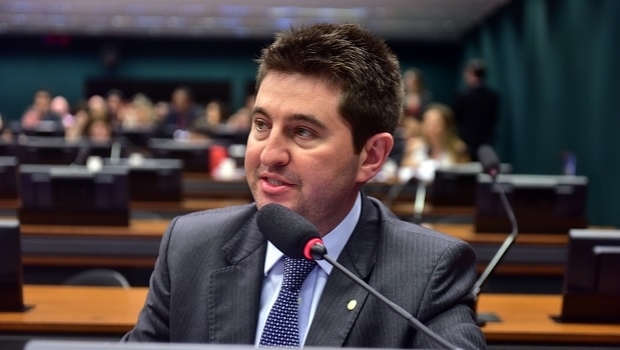 FNDE vai utilizar recursos de loterias para prorrogar contratos do Fies