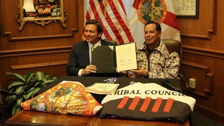 Flórida assina acordo histórico com a Seminole Tribe para incluir apostas esportivas