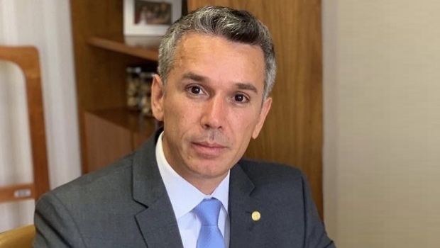 Regulamentar o jogo significa arrecadação, empregos e economia girando