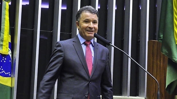 Projeto que reduz imposto de jogo eletrônico tira caça-níquel e inclui apps