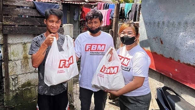 FBM® Foundation realiza ação de emergência em Noveleta, Cavite