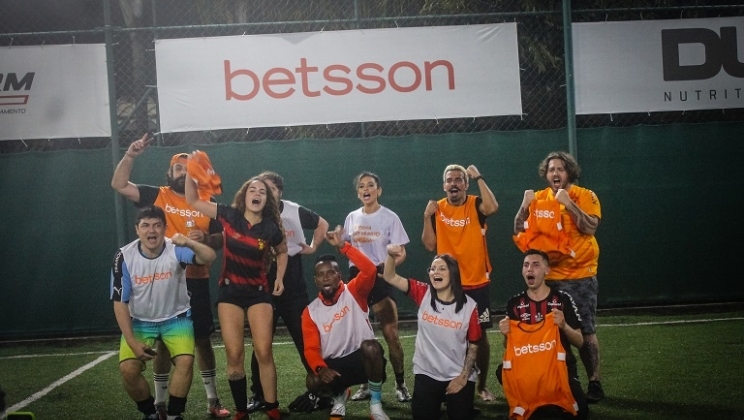 Bolão de influenciadores da Betsson tem Zé Roberto como Técnico de Possibilidades