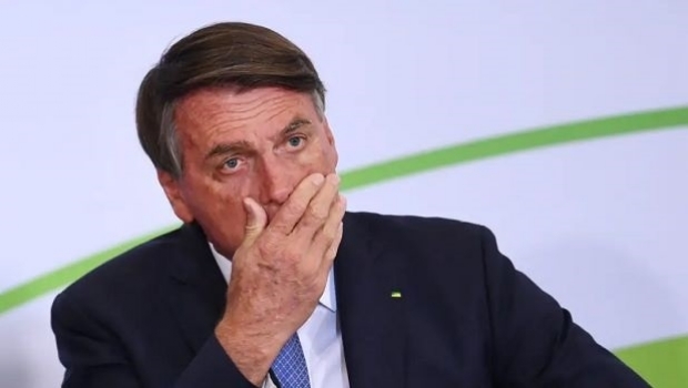 Bolsonaro pode responder criminalmente por omissão de assinar decreto das apostas esportivas