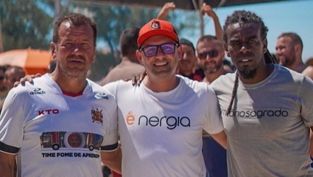 Tinga e Dunga invite KTO to participate in Atlantida Paleta for solidarity action