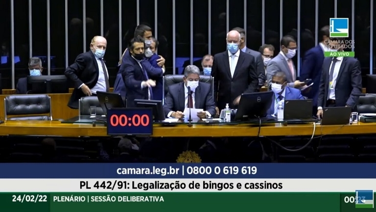 Câmara aprova texto-base de projeto que legaliza bingos e cassinos