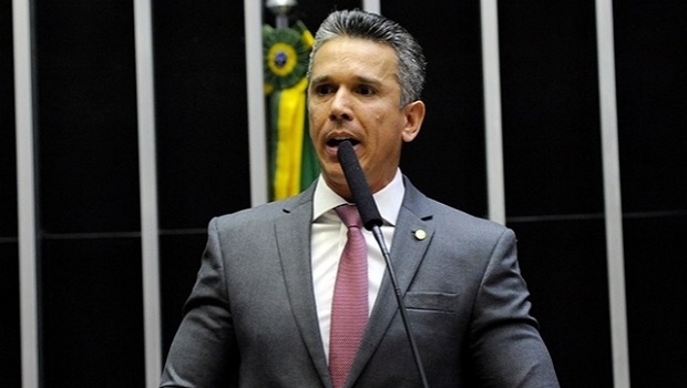 Deputado Felipe Carreras sugere modernização da Lei Pelé com apostas esportivas