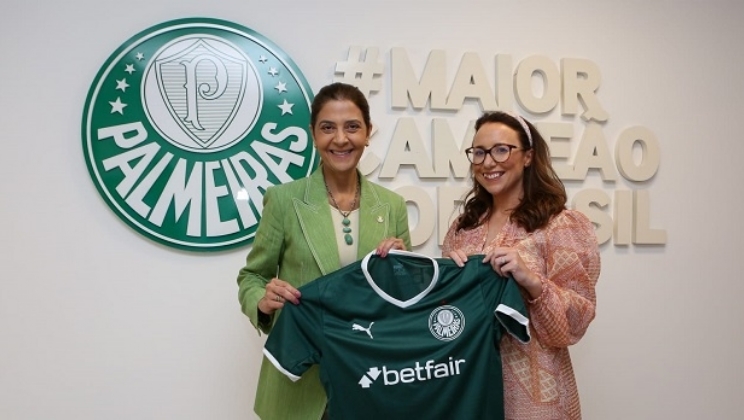 Diretora de marketing da Betfair International visita a presidente do Palmeiras junto com Rivaldo