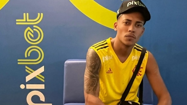 PIXBET ambassador Mc Poze follows Flamengo's victory at Maracanã