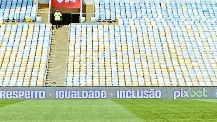 Ação da PIXBET coloca mensagem do Vasco vetada pelo Maracanã em placa publicitária