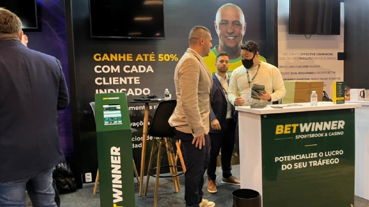 Galeria de fotos do primeiro dia da BiS 2022