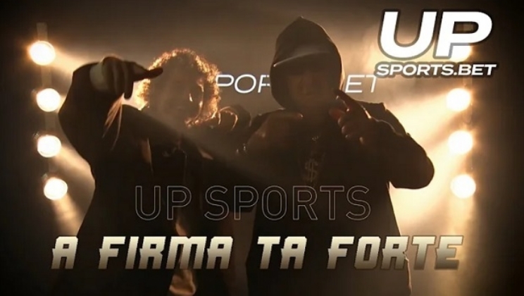 Primeira campanha da UP Sports Bet com Joel Santana está no ar e mostra a irreverência do treinador