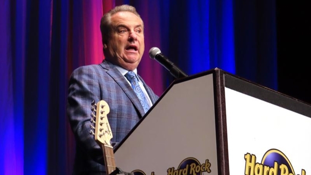 Hard Rock boss confers with NJ governor on casino smoking