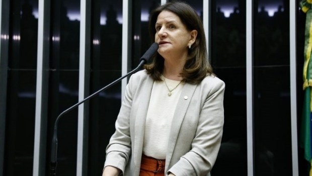 Câmara aprova em 1º turno PEC da enfermagem e legalização dos jogos é defendida para custear piso