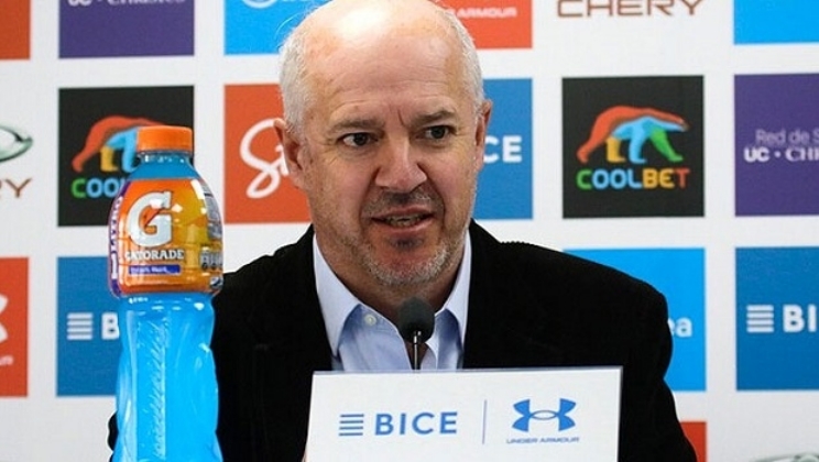 Universidade Católica se opõe à lei que busca impedir patrocínios de casas de apostas no Chile