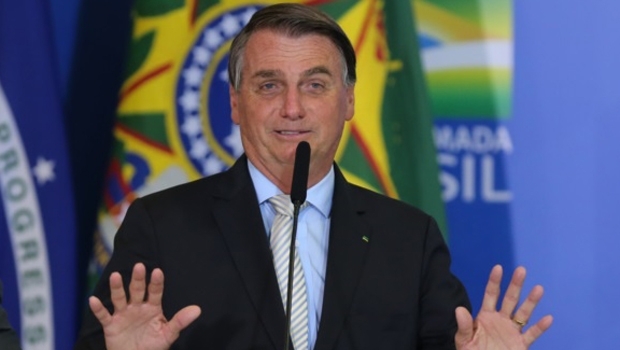 Bolsonaro volta a ser refém dos evangélicos e quer tramitação dos jogos de azar só em 2023