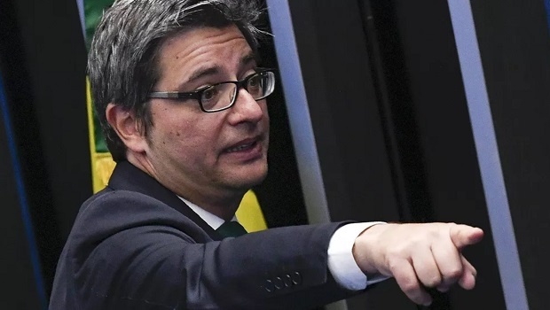 Government's leader in Senate secures gambling law vote after elections in Brazil