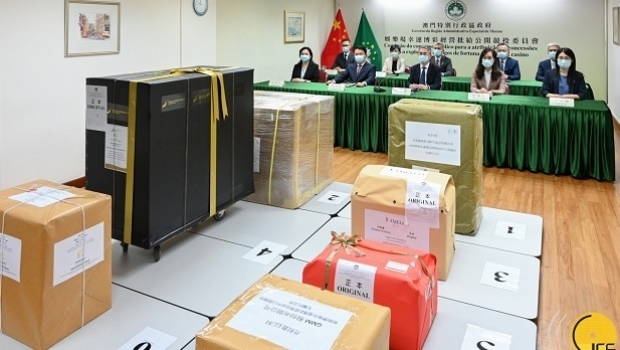 Macau accepts 7 companies at opening of proposals for casino concessions