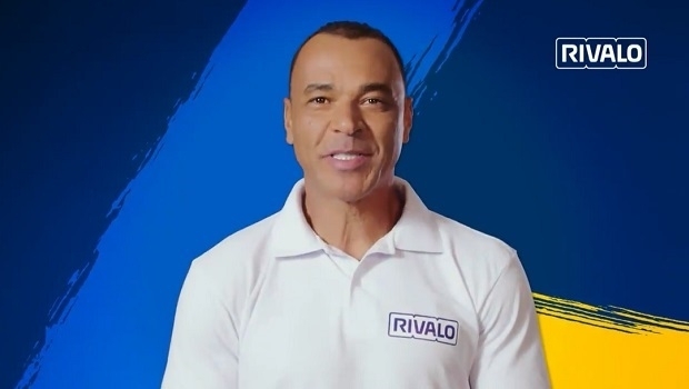 Rivalo takes a customer to a barbecue at home of its ambassador Cafú